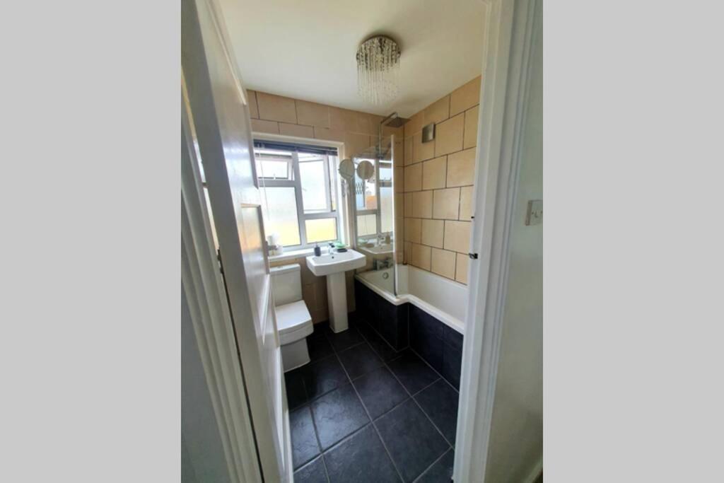 Jurassic View 3 Bed House With Hot Tub Villa Castletown  Exterior photo